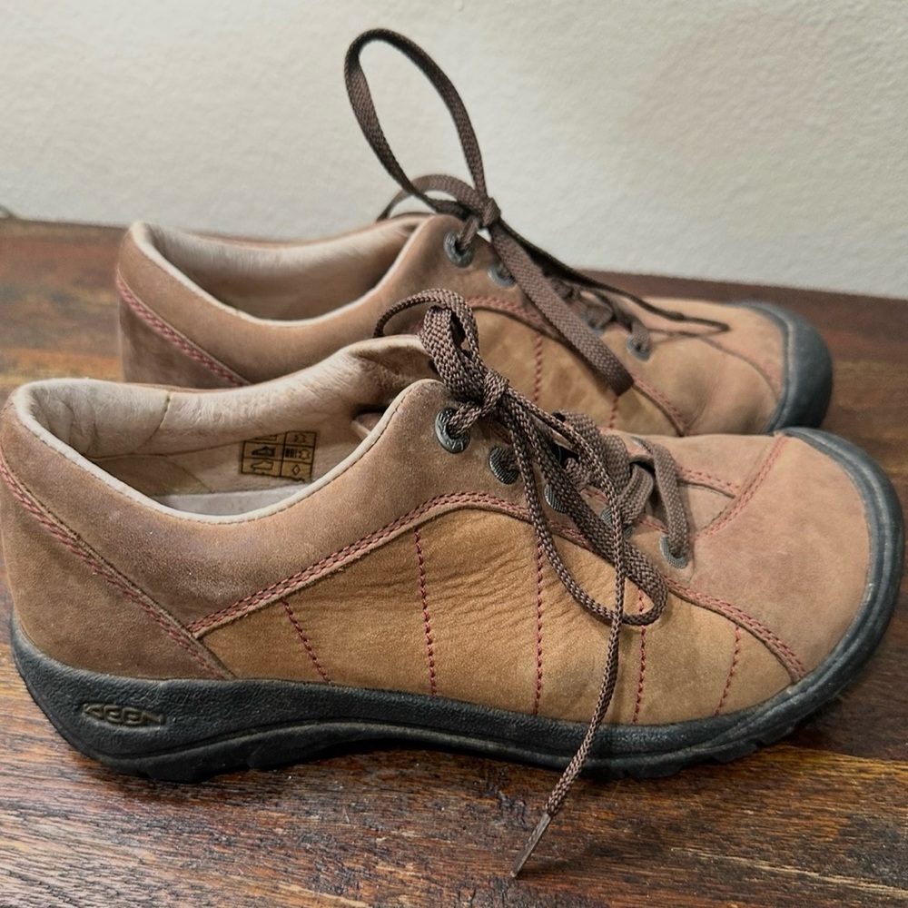 Keen women’s‎ Tan Leather walking Shoes 7.5